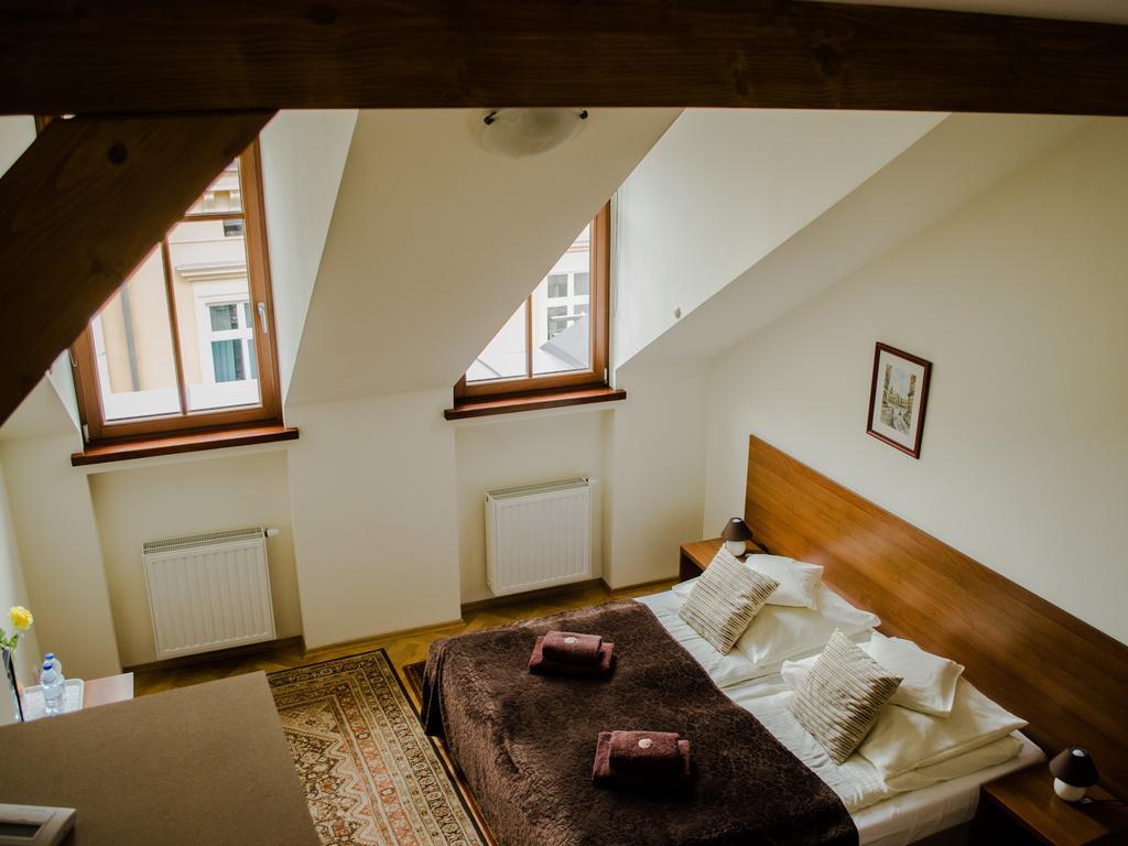 Royal Route 29 Comfort Rooms Krakow Exterior photo