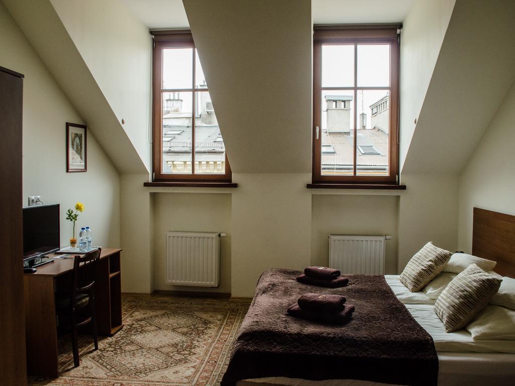Royal Route 29 Comfort Rooms Krakow Exterior photo