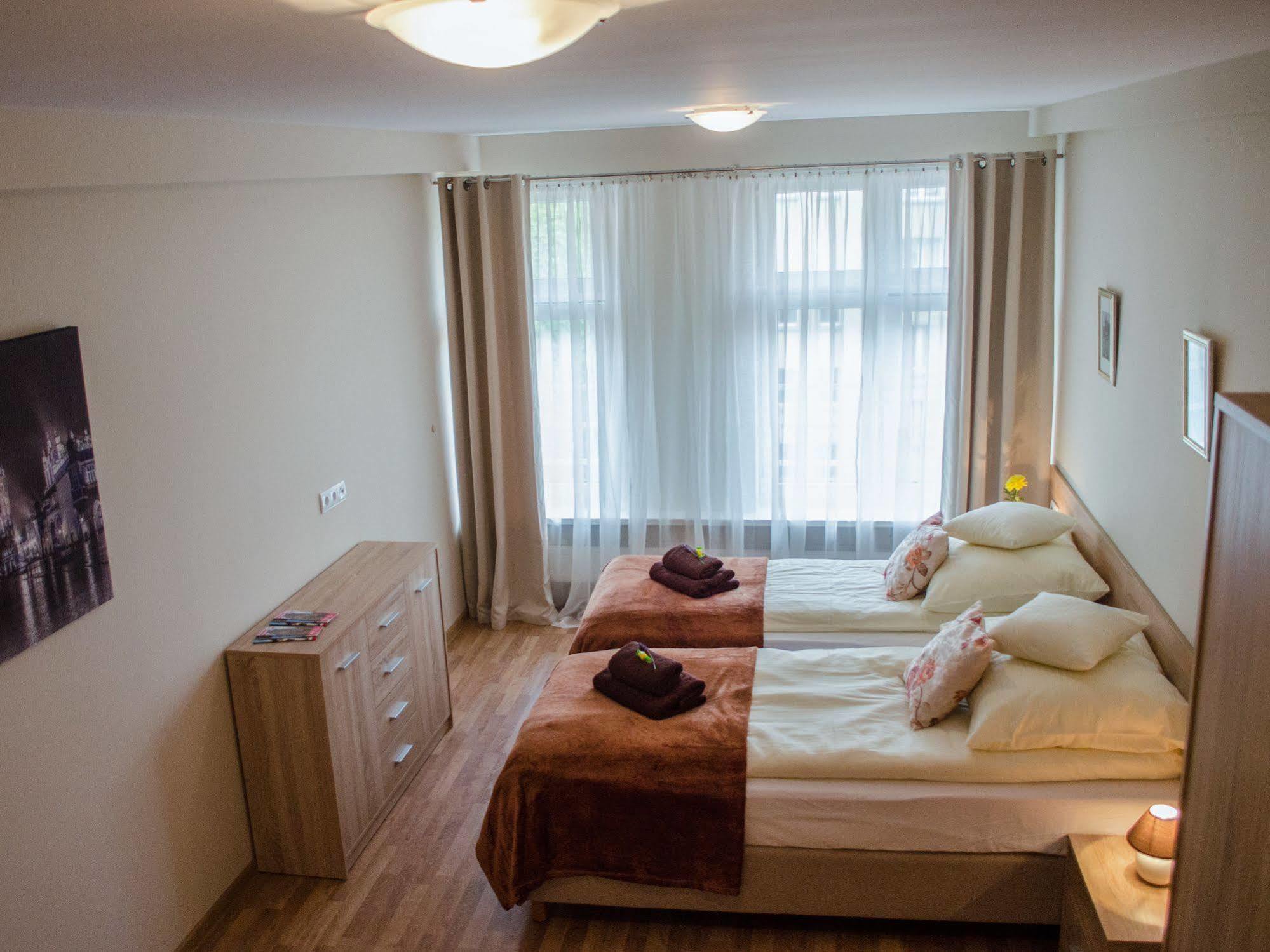 Royal Route 29 Comfort Rooms Krakow Exterior photo